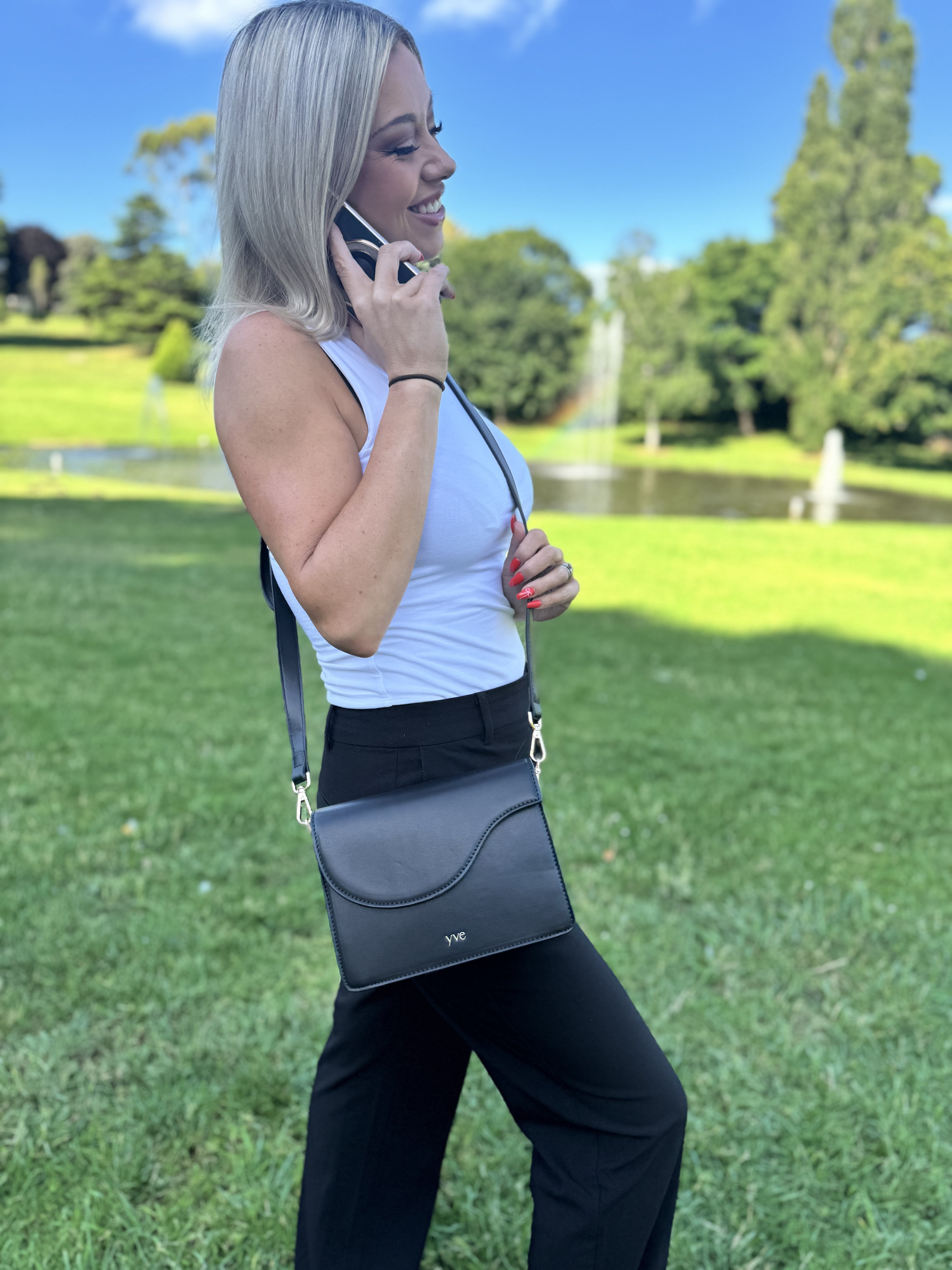Just Breathe Wave Bag - Black