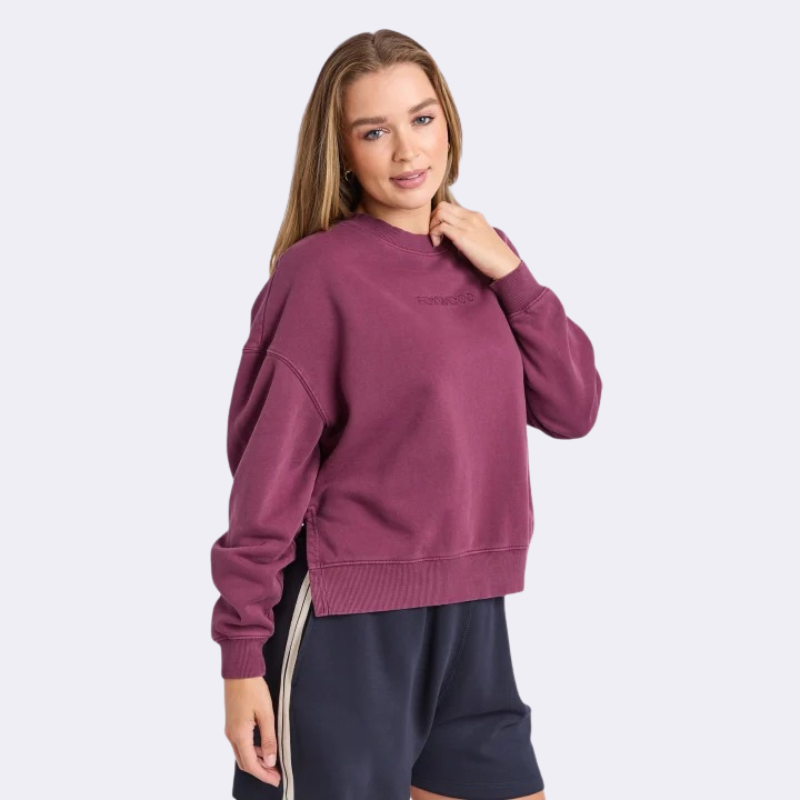 Essence Crew Plum