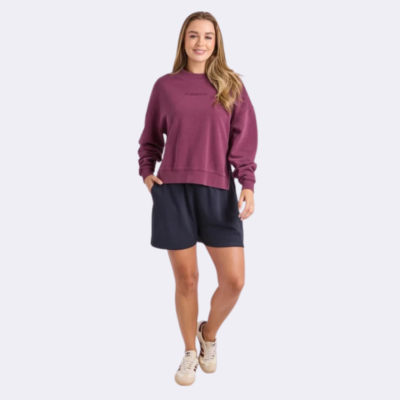 Essence Crew Plum