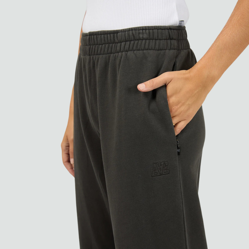 Limitless Track Pant Black