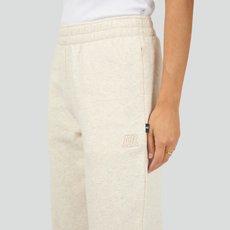 Limitless Trackpant Oat