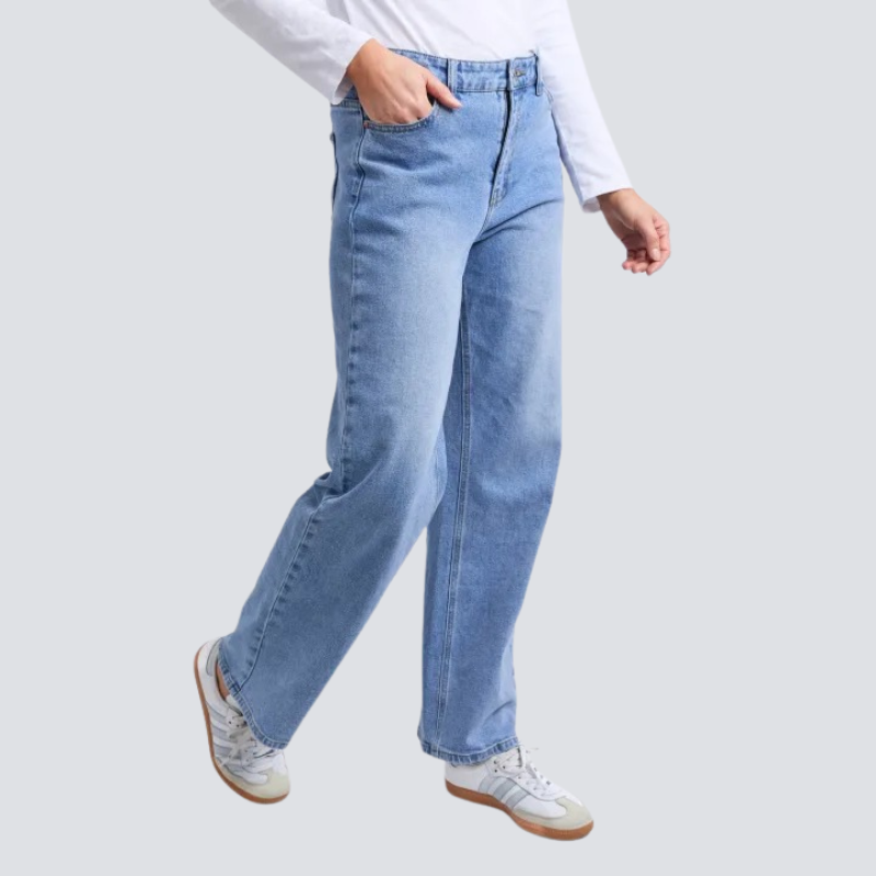 Evie Straight Leg Jean - Mid Blue Wash