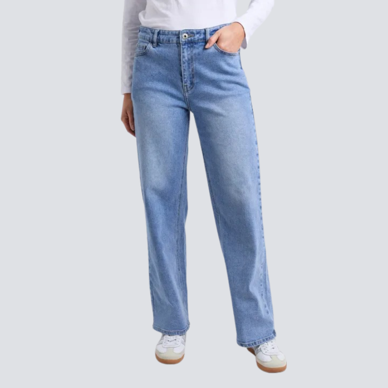 Evie Straight Leg Jean - Mid Blue Wash