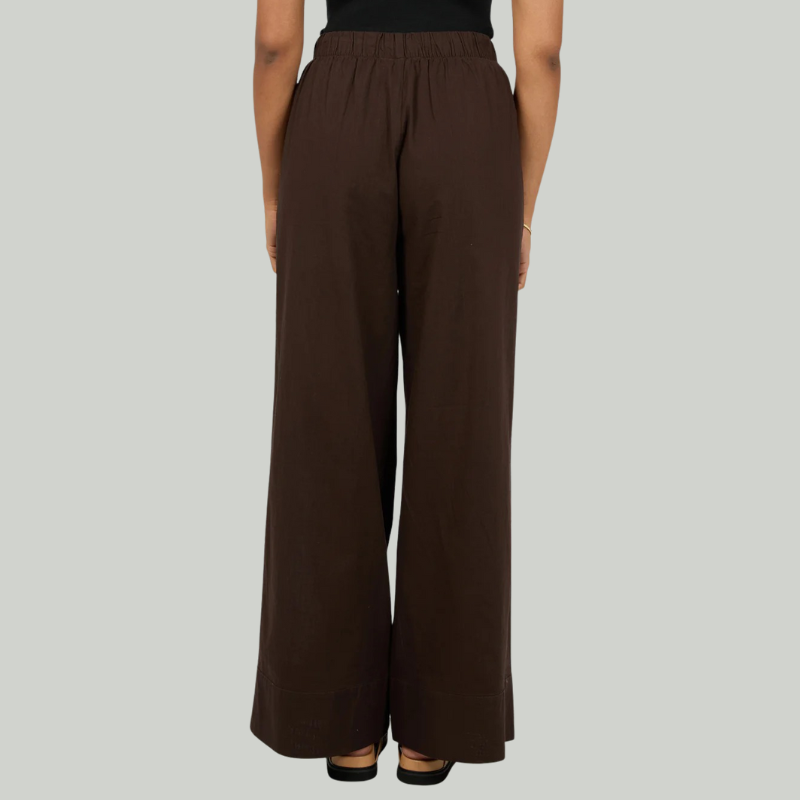 Essential Brown Pant
