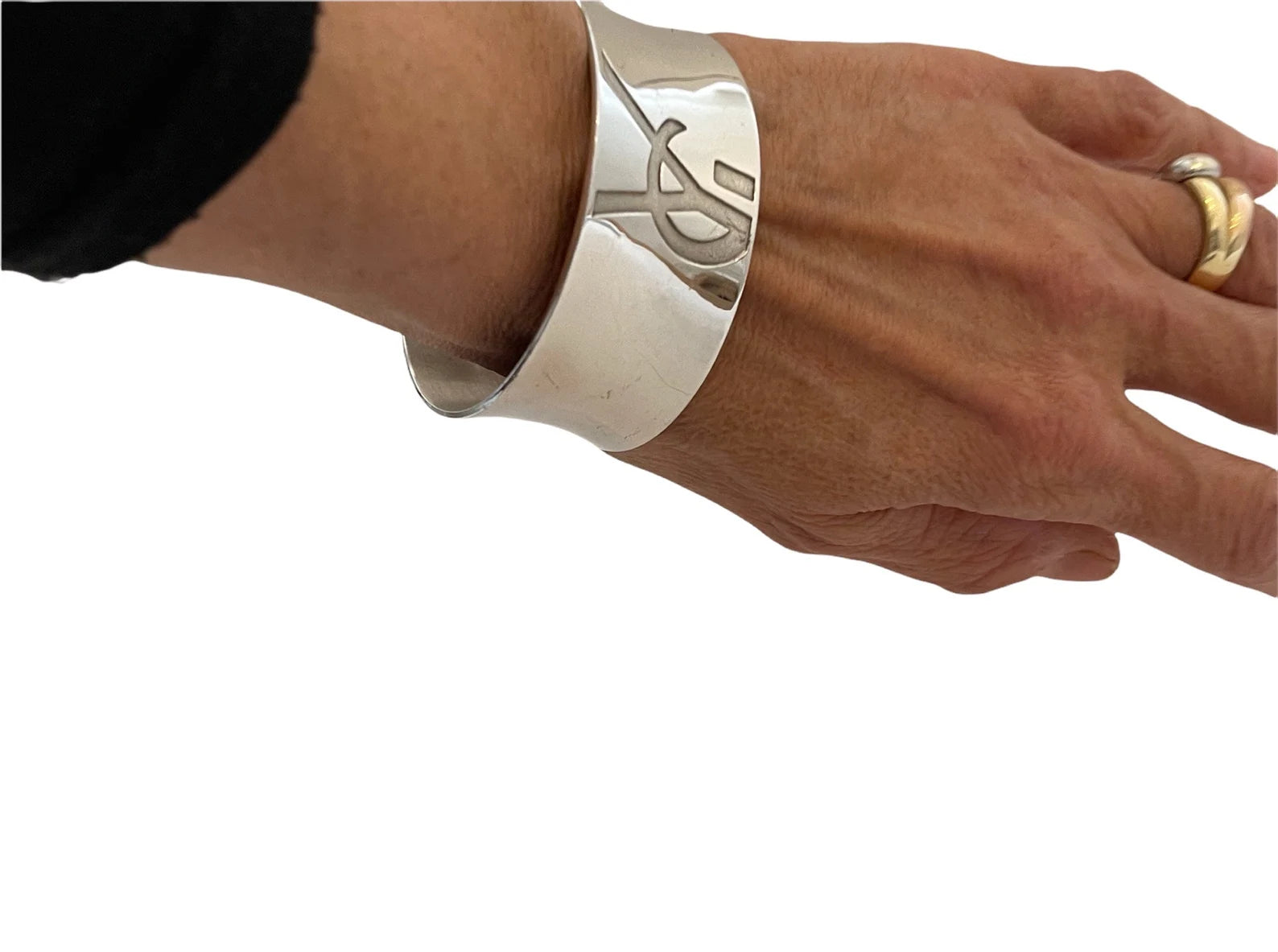 Yve Solid Bangle