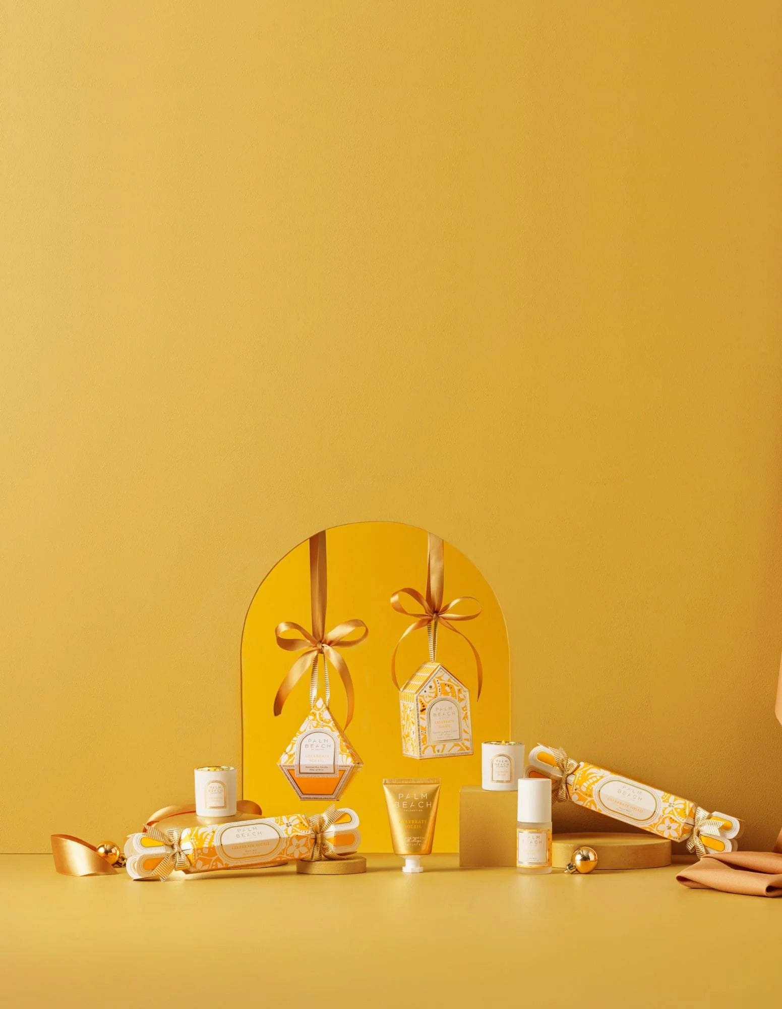 Hanging Bauble Mini Candle Celebrate Soleil 50ml