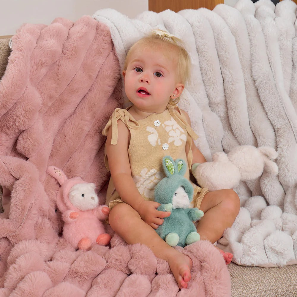 Baby Ribbed Fur Throw